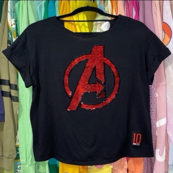 Disney parks marvel reversible sequin avengers hidden faces 10 year t-shirt - Picture 2 of 8